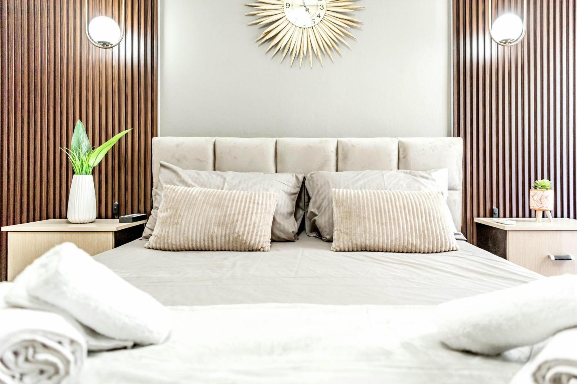 Sophie Waterfront Central Дуррес Екстер'єр фото